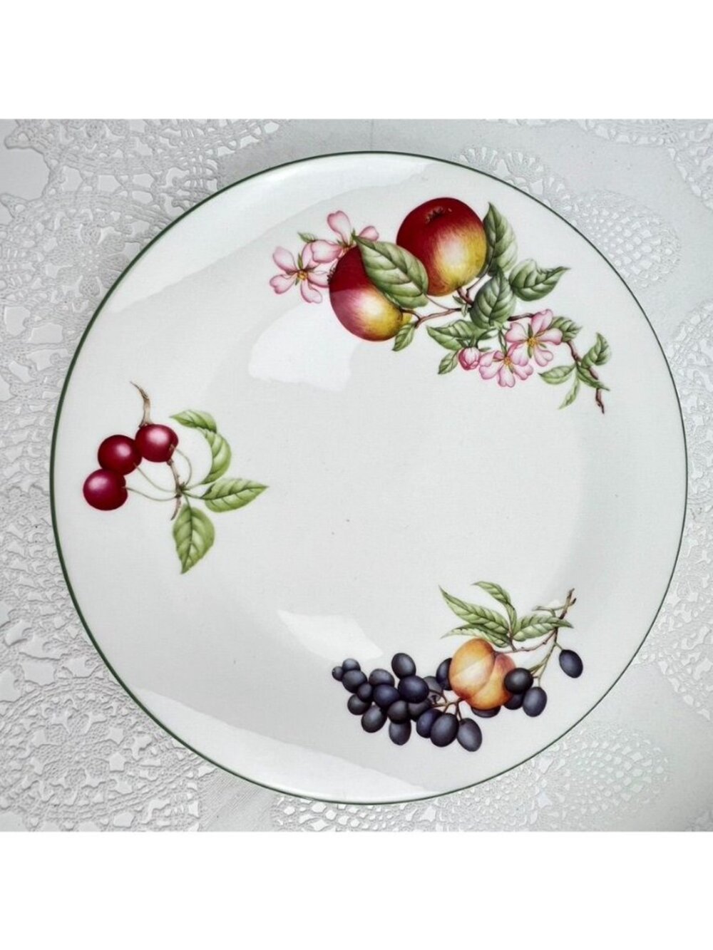 Royal Doulton China 4 Ashberry Dinner Plates 10.5" Fruit England White - Picture 7 of 12